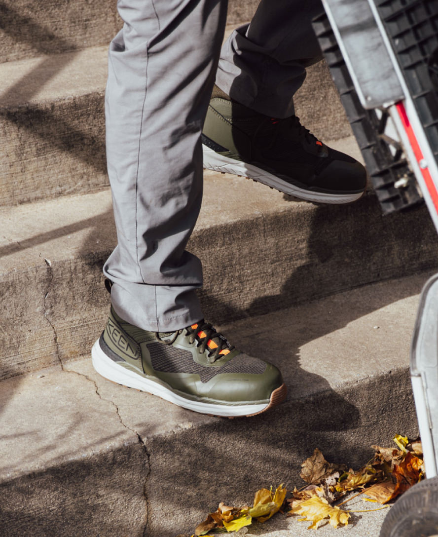 Men's Synchro Waterproof Work Boot (Carbon Toe) | Magnet/Black - Image 8